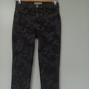 Free People Black Camo Skinny Jeans, Size 26R